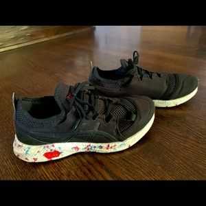 ASICS Trainers - size 6